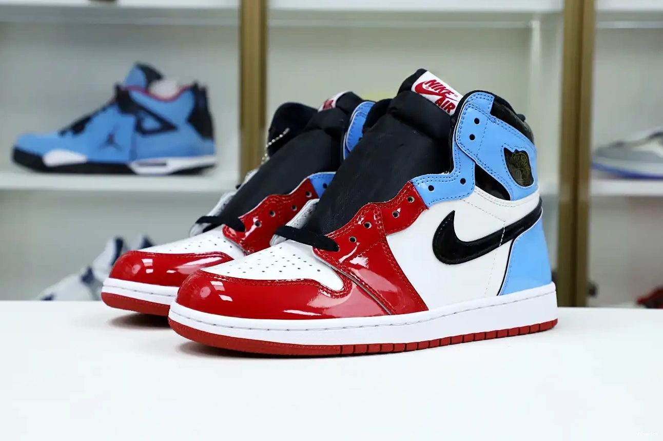 HIGH JORDAN OG AIR RETRO 1 'FEARLESS' 0324
